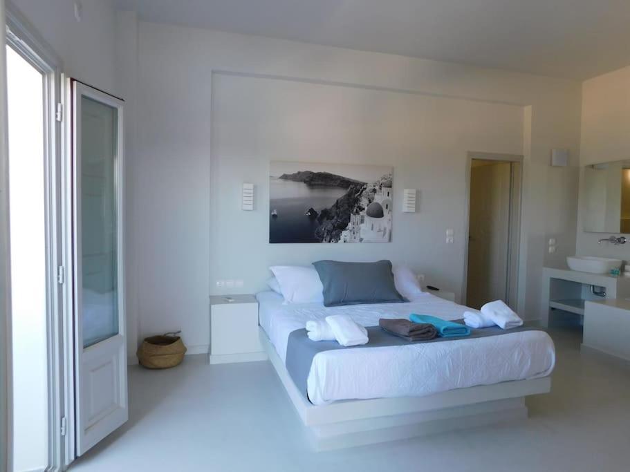 Perissa Beachfront Rooms Bagian luar foto