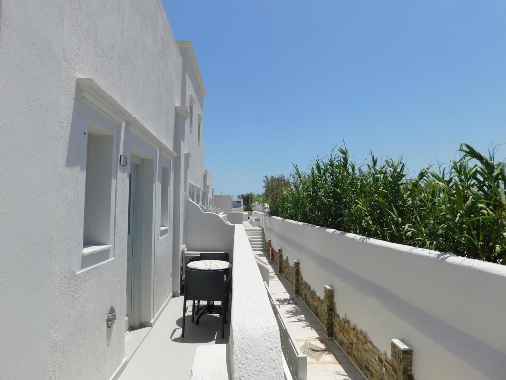 Perissa Beachfront Rooms Bagian luar foto